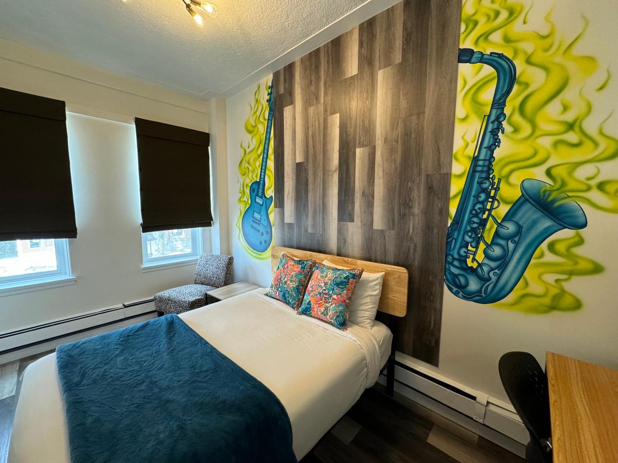 Commercial Hotel Едмонтон Екстер'єр фото